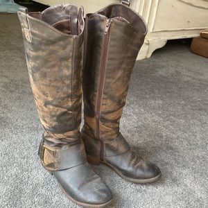 Crown vintage boots. Size 6 1/2.